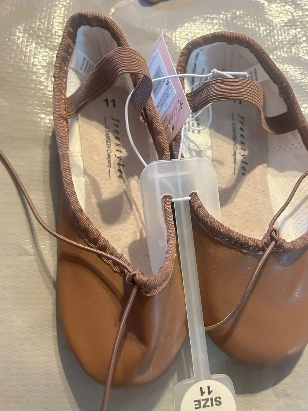 Danskin Brown Girls Ballet shoes with Elastic Strap NWT size 11